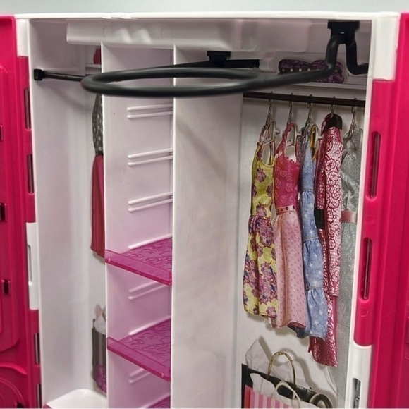 Mattel Barbie Pink Portable Carrying Wardrobe Closet With Handle 2015 - Picture 4 of 7